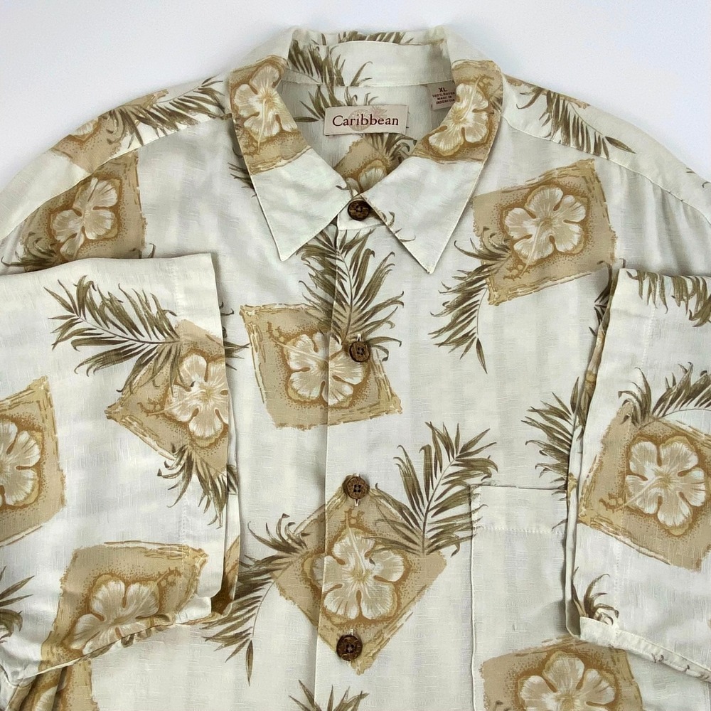 Caribbean Short Sleeve Shirt Men's XL Tropical Beige Rayon Relaxed Fit, Fine!